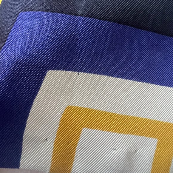 Kate Spade Kylie 100% silk geometric pencil midi skirt size 6 PLEASE READ - Picture 5 of 16